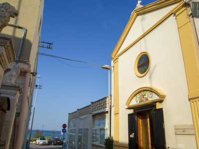 ...si erge la piccola cappella di Sant�Antonio, sorta qui nel lontano 1931